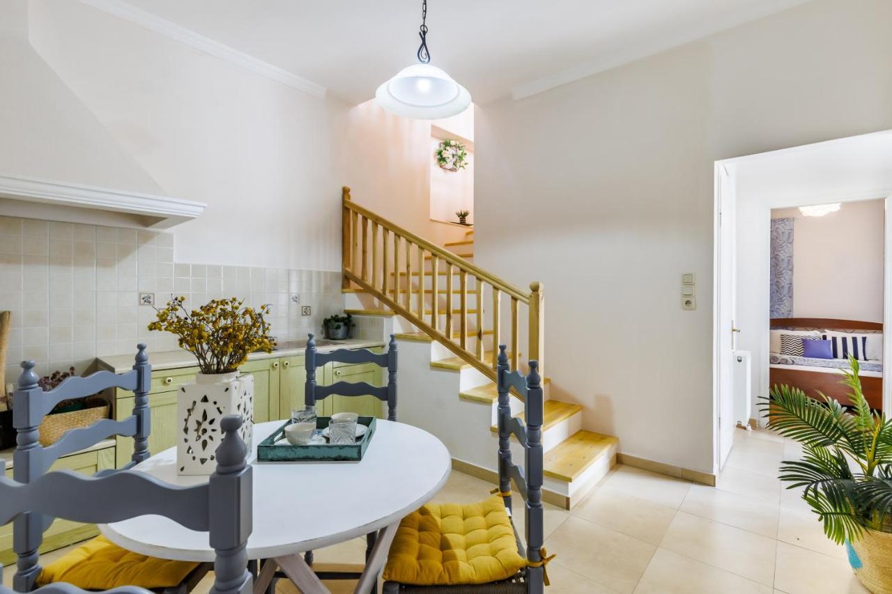 Petradi Town Apartment 스코펠로스 타운 외부 사진
